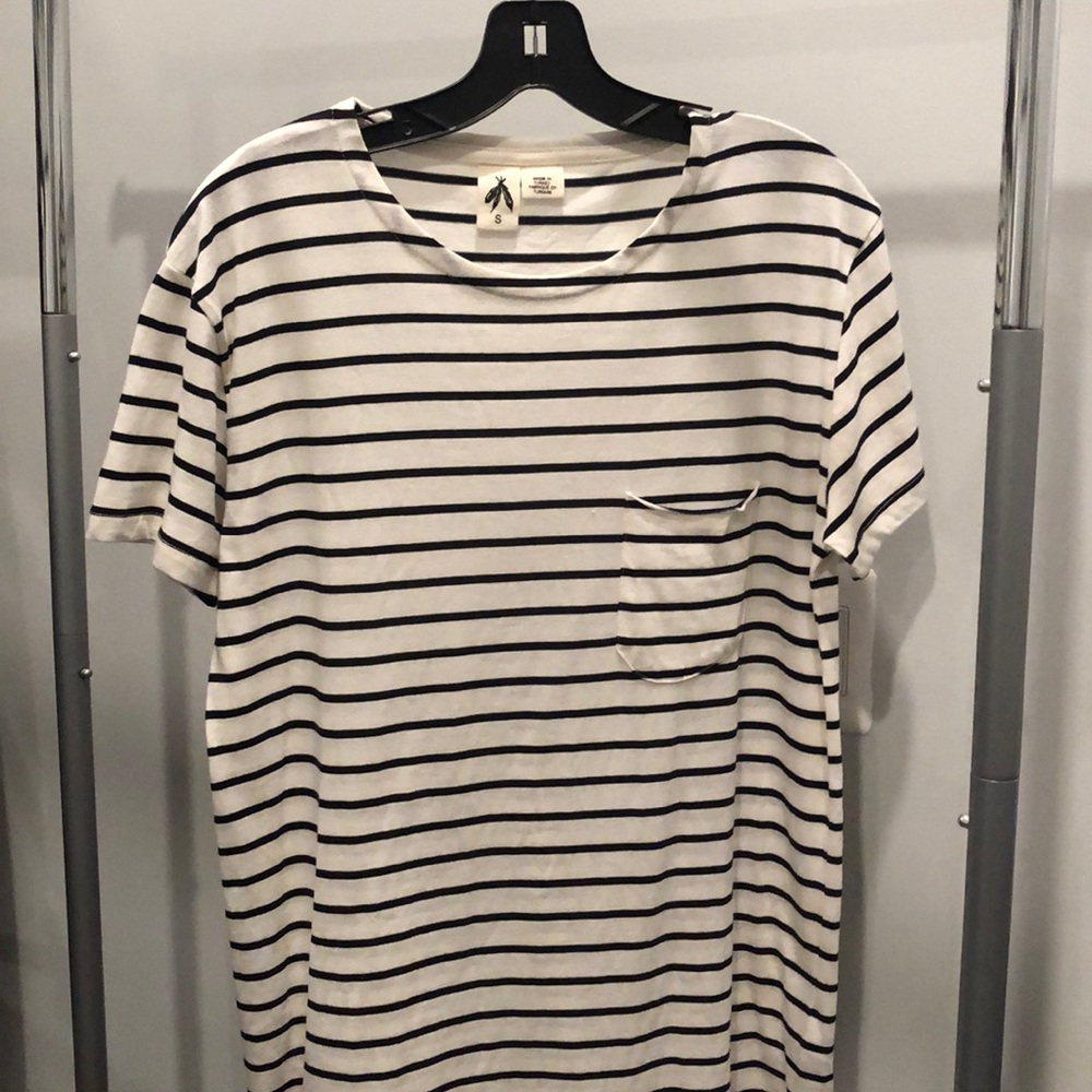 (✌🏽 for $24) BDG mens long-line short sleeve tee. Size: S
